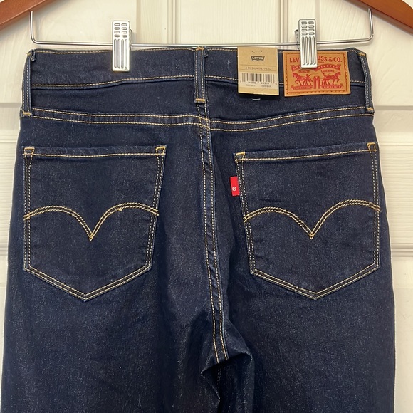 724 Levi’s High Rise Slim Straight Jeans - Picture 8 of 11